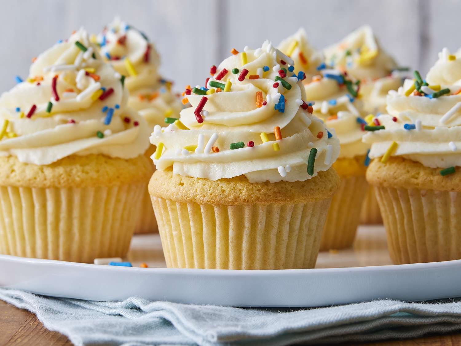 Classic Vanilla Cupcakes
